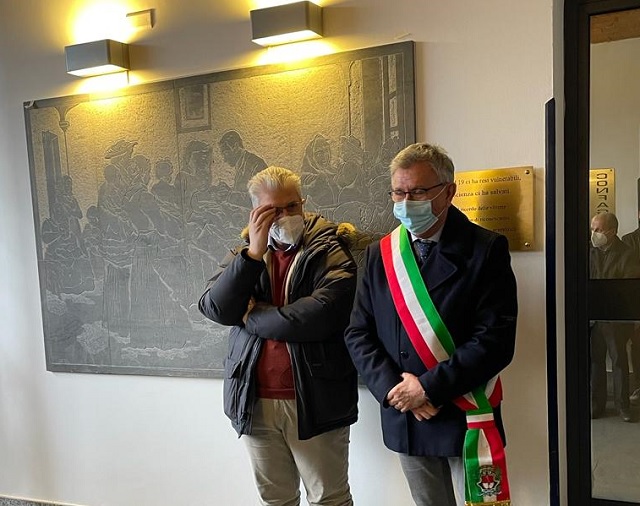 Collocato a Palazzo Einaudi il bassorilievo de “La Vaccinazione”