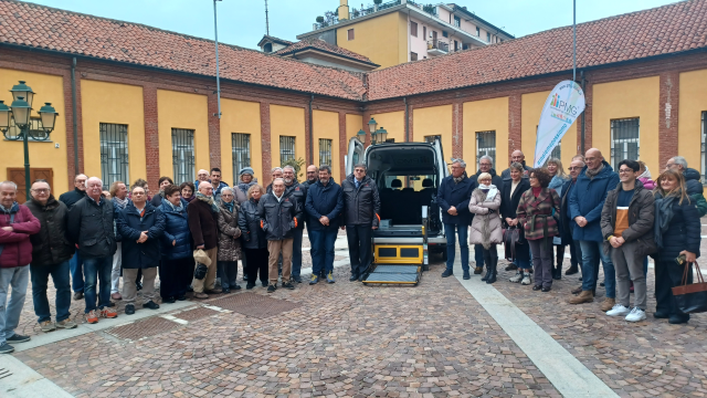 Pmg Italia dona a Chivasso un mezzo attrezzato per il trasporto di persone con difficoltà motorie