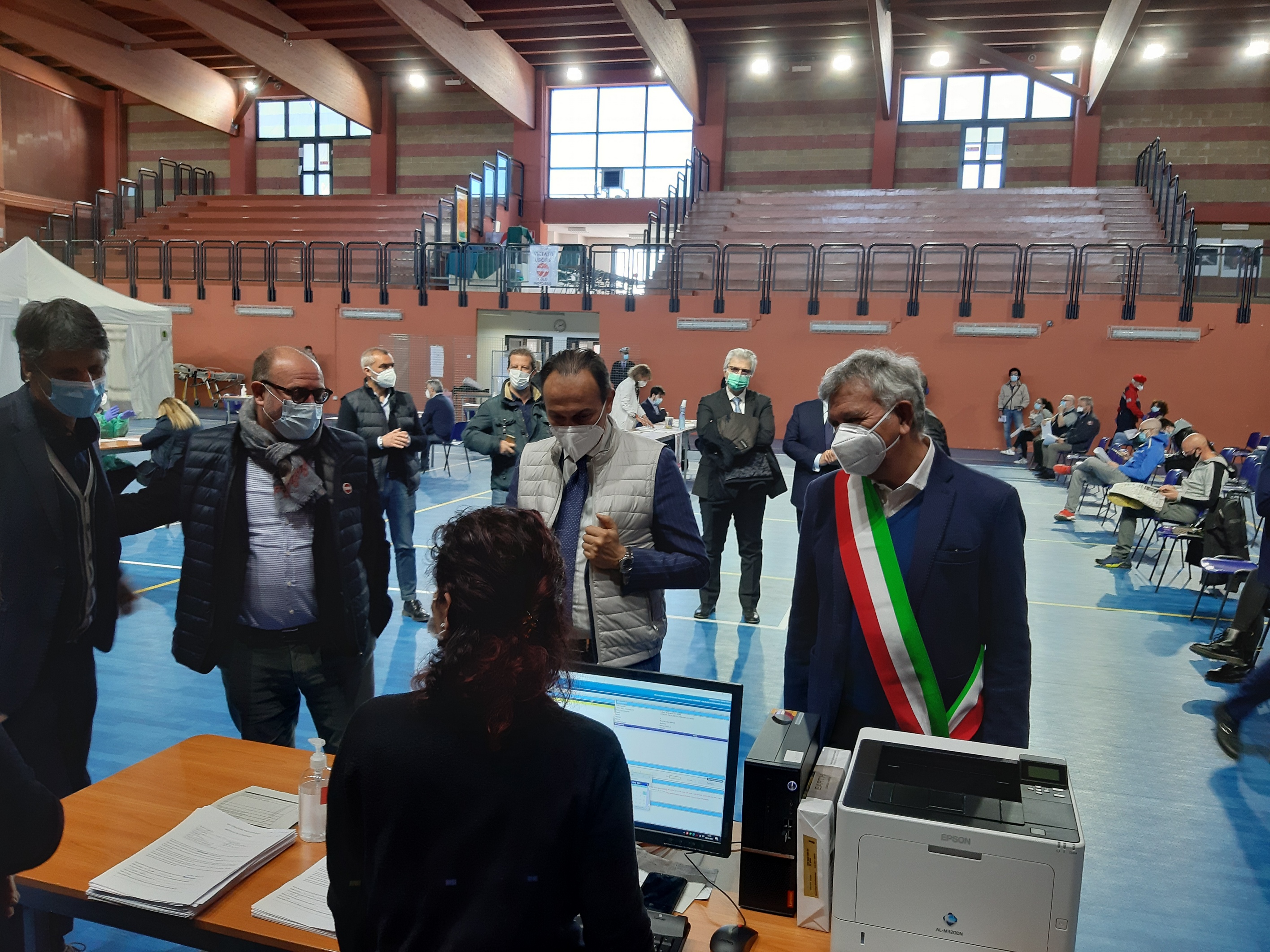 Visita del Presidente Cirio al centro vaccinale del Palalancia